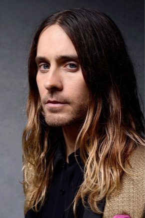 Ako môže mužovi narásť dlhé vlasy?