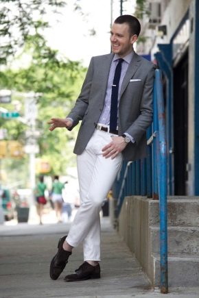 Beyaz erkek pantolonları: bunlar nedir ve ne giymeli?