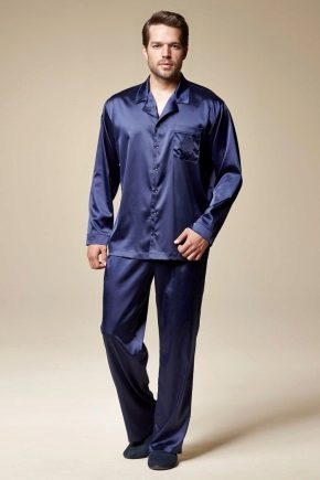 Pijama masculino de seda e cetim