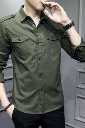 Características das camisas masculinas de estilo militar