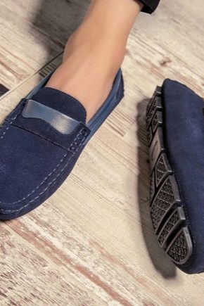 Bagaimana memilih dan apa yang digabungkan dengan sepatu suede lelaki?