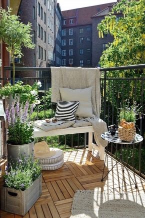 Que devrait être un balcon ouvert et comment l'équiper ?