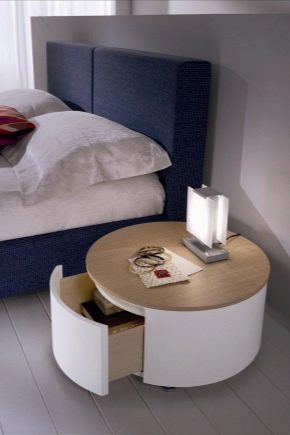 Choosing a round bedside table