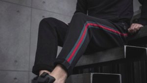 Мъжки панталони с райета: какво е това и с какво да носите?