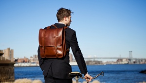 กระเป๋าเป้ผู้ชาย: ภาพรวมของรุ่นและคำแนะนำในการเลือก