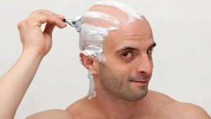 Hvordan og med hvad skal man barbere hovedet?