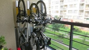 Penyimpanan basikal di balkoni dan loggia
