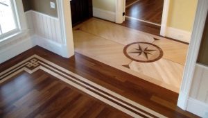 Bagaimana meletakkan lantai lamina di lorong: di sepanjang atau di seberang?