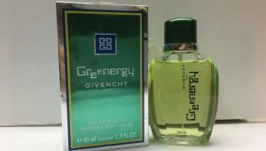 Erkekler için Givenchy parfümü