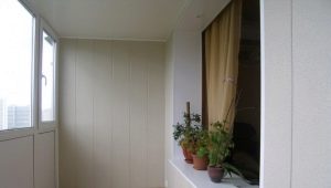 Finition du balcon et de la loggia avec des panneaux MDF