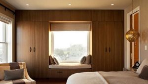 Design og indretning af soveværelser med to vinduer