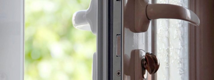 All about repairing balcony door handles