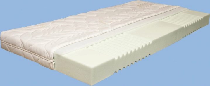 Features of a polyurethane foam mattress and its choice