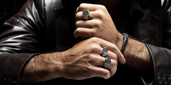 Kako muškarci nose prstenje?