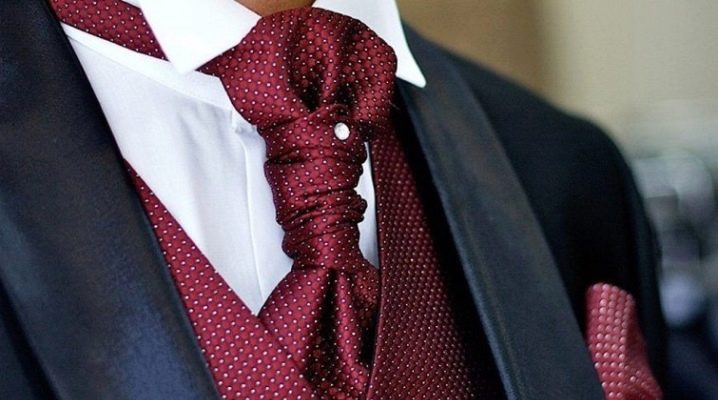 Cravatta Ascot: cos'è e come si fa?