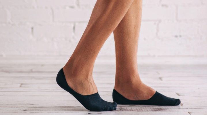 Mænds fodaftryk: hvordan man vælger, og hvad man skal have på?