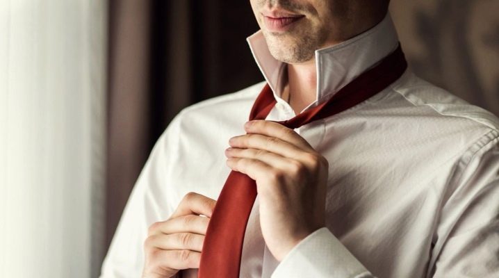 Hogyan kössünk nyakkendőt klasszikus módon?