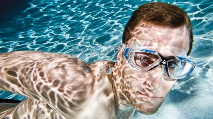แว่นตาว่ายน้ำผู้ชาย: หลากหลายคำแนะนำในการเลือก