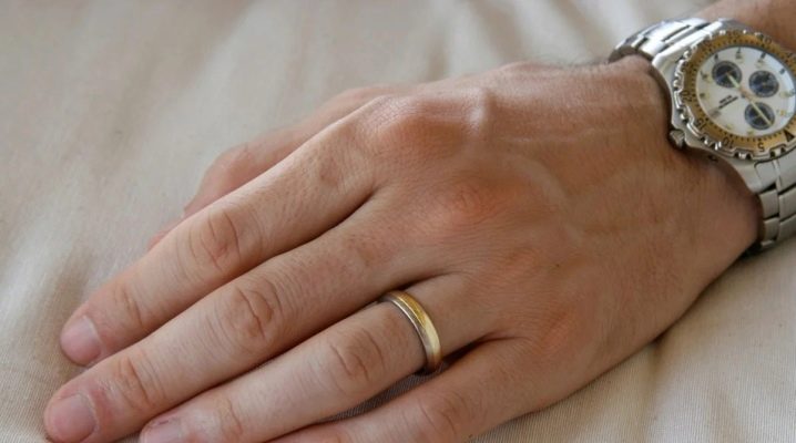 Cum să aflați mărimea degetului unui bărbat pentru un inel?