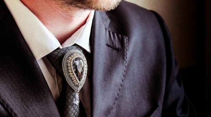Broșele pentru bărbați: ce sunt și cum să poarte?