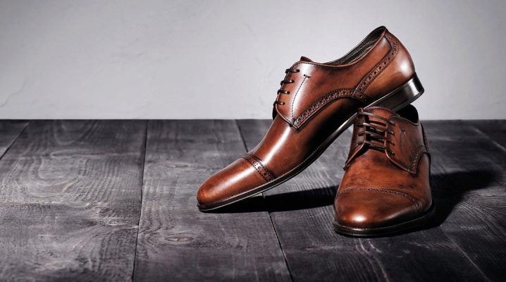 Sapatos de couro masculinos: características e opções