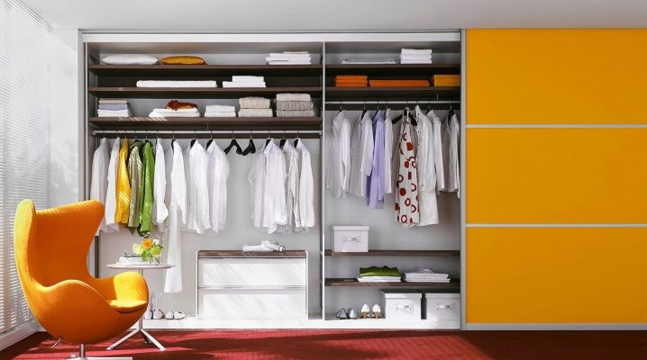 Dressing room or closet: which is better?
