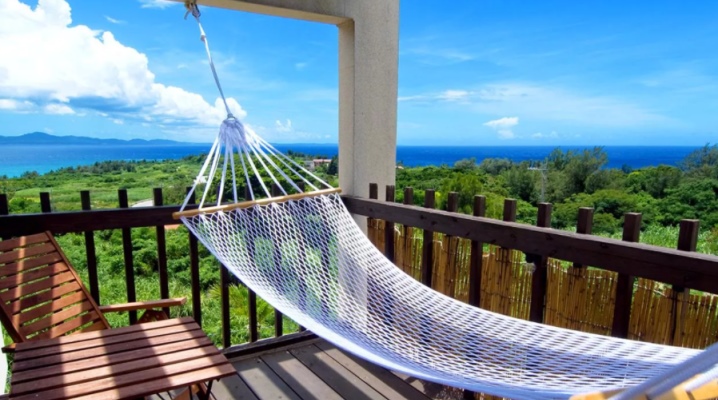 What are hammocks on the balcony and how to fix them?