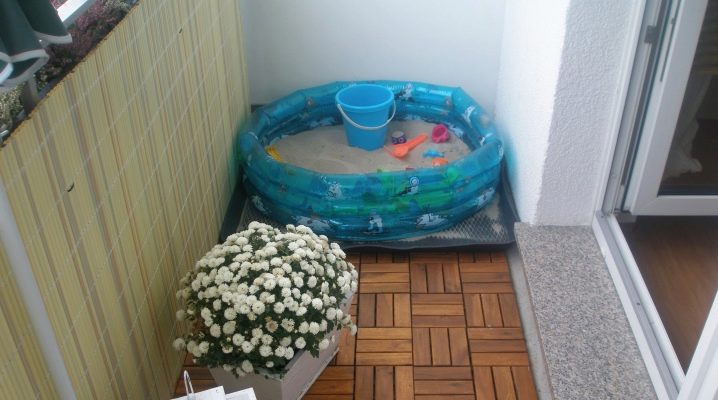 Aménagement d'un bac à sable sur le balcon