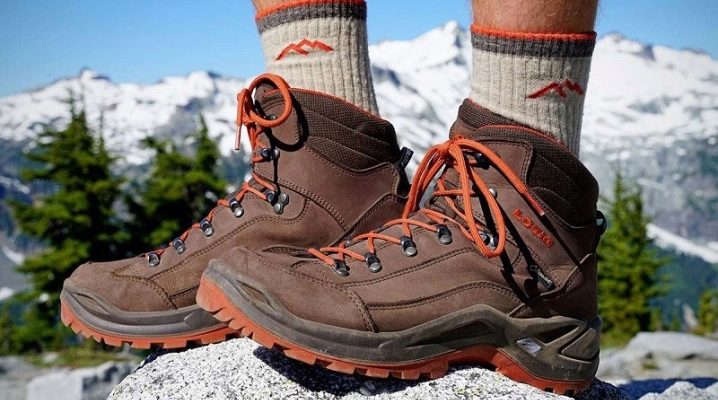 Variétés et sélection de chaussures de montagne