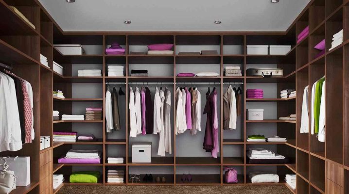 Methods and rules for planning dressing rooms