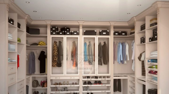 All about U-shaped dressing rooms