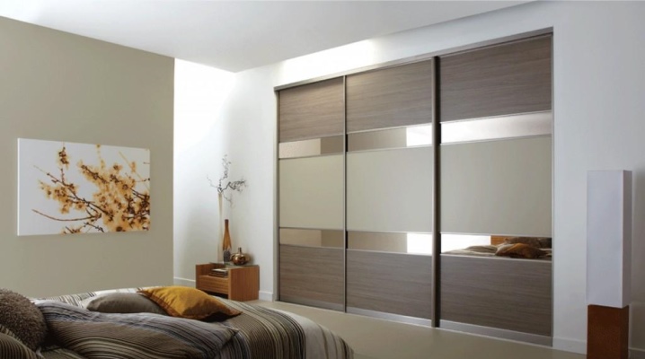 How to choose a built-in wardrobe in the bedroom and position it?