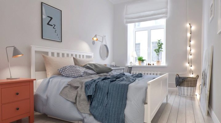 Tempat tidur gaya Scandinavia di bahagian dalam bilik tidur