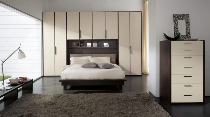 Built-in bedroom furniture
