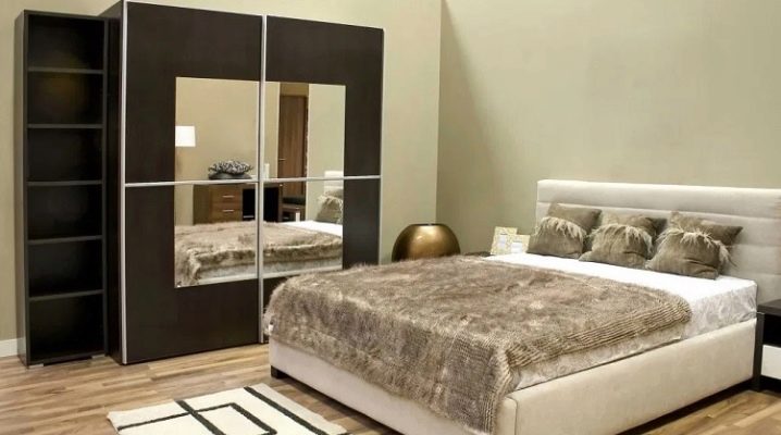 Choosing a wardrobe with a mirror in the bedroom