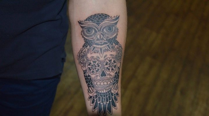 Описание на татуировка под формата на сови за мъже и тяхното значение