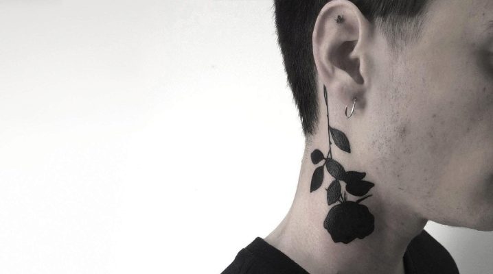 Možnosti pre pánske tetovanie na boku krku