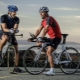 Quần áo đi xe đạp cho nam giới: Điều gì xảy ra và làm thế nào để chọn một cái phù hợp?