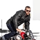 Mænds motorcykeljakker: hvordan man vælger, og hvad man skal have på?