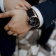 Hvilken hånd skal en mand bære et ur på?
