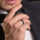 Ring aan de ringvinger van een man