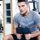 Cechy odzieży męskiej na siłownię