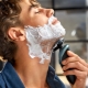Barbear-se úmido com barbeador elétrico: prós e contras, regras gerais