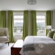 O que são cortinas verdes para o quarto e como escolhê-las?