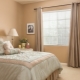 Slaapkamer interieurdecoratie in warme kleuren