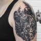 Férfi tetoválás áttekintése medve formájában