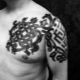 Descrição da tatuagem na forma de padrões celtas para homens