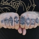 Minden a férfiak tetoválásáról az ujjakon